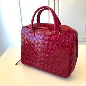 NWOT Estée Lauder Cosmetics Case Makeup Bag Laptop Case Handbag Faux Red Leather